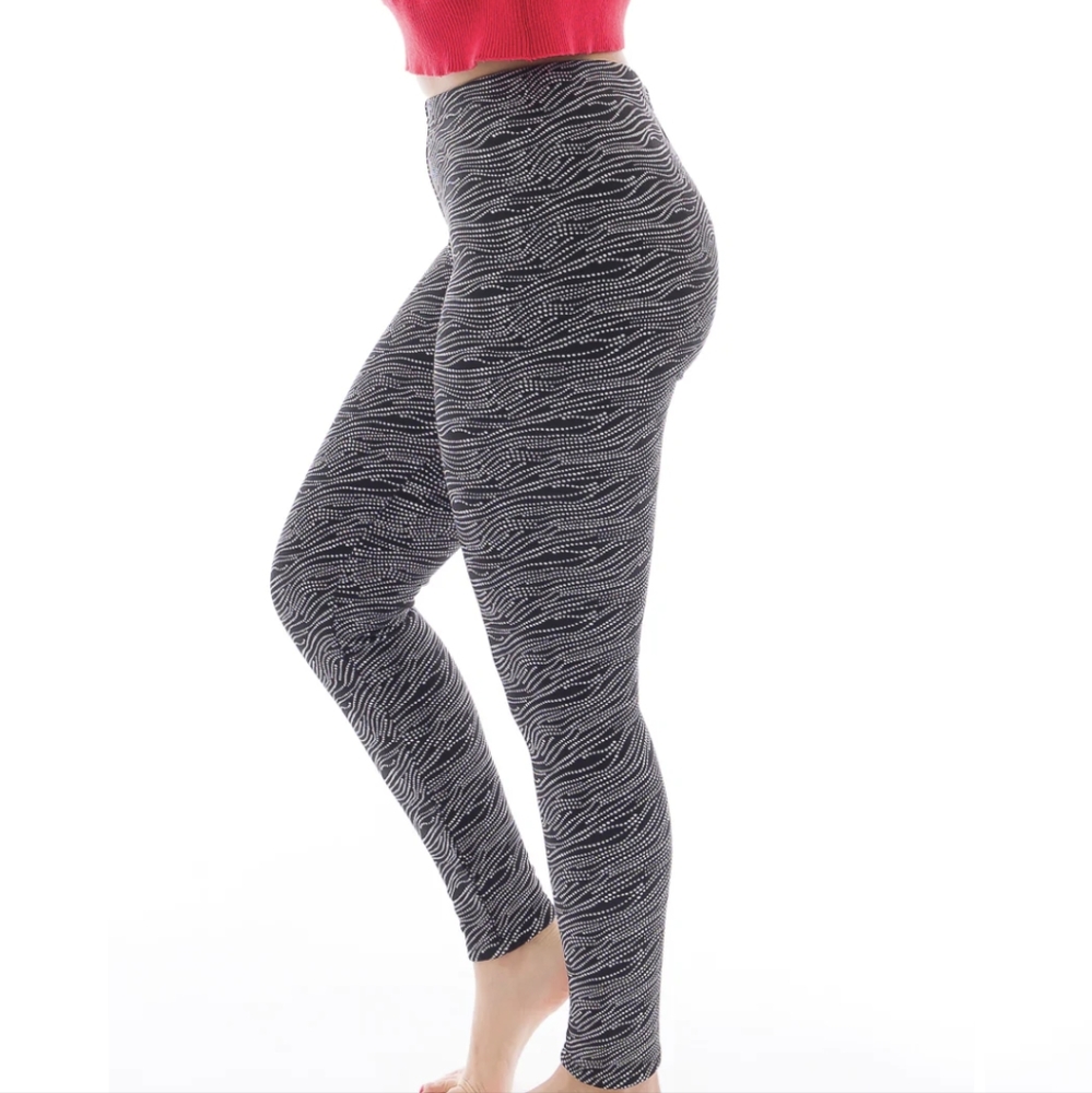 Just Cozy leggings NWT black & white dots M/L